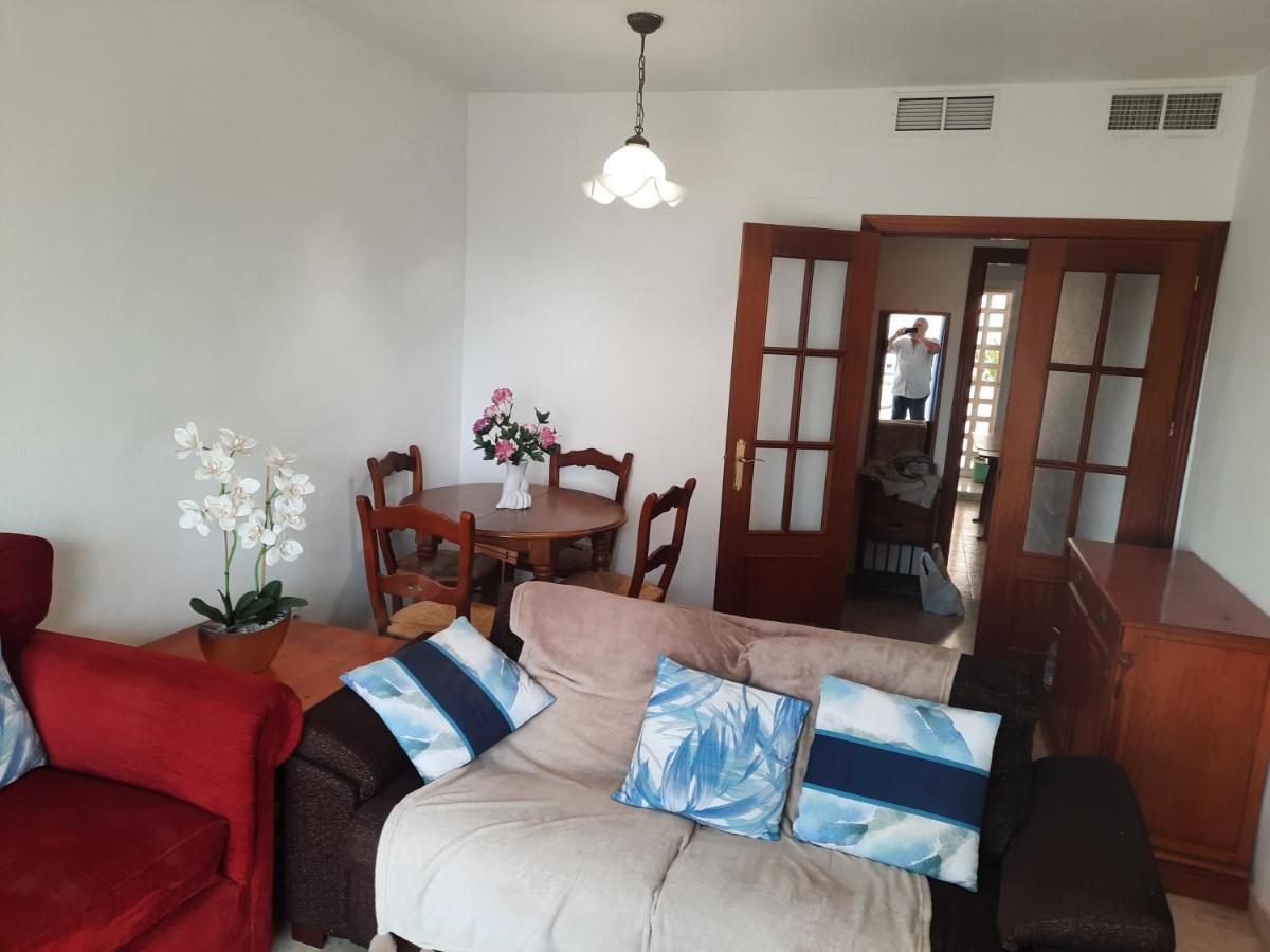 Central 2-Bed Apartment In Estepona Port Esterno foto